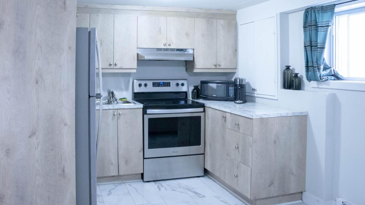 شقة Lovely 1-Br W Sofa Bed In The Heart Of Ndg مونتريال المظهر الخارجي الصورة