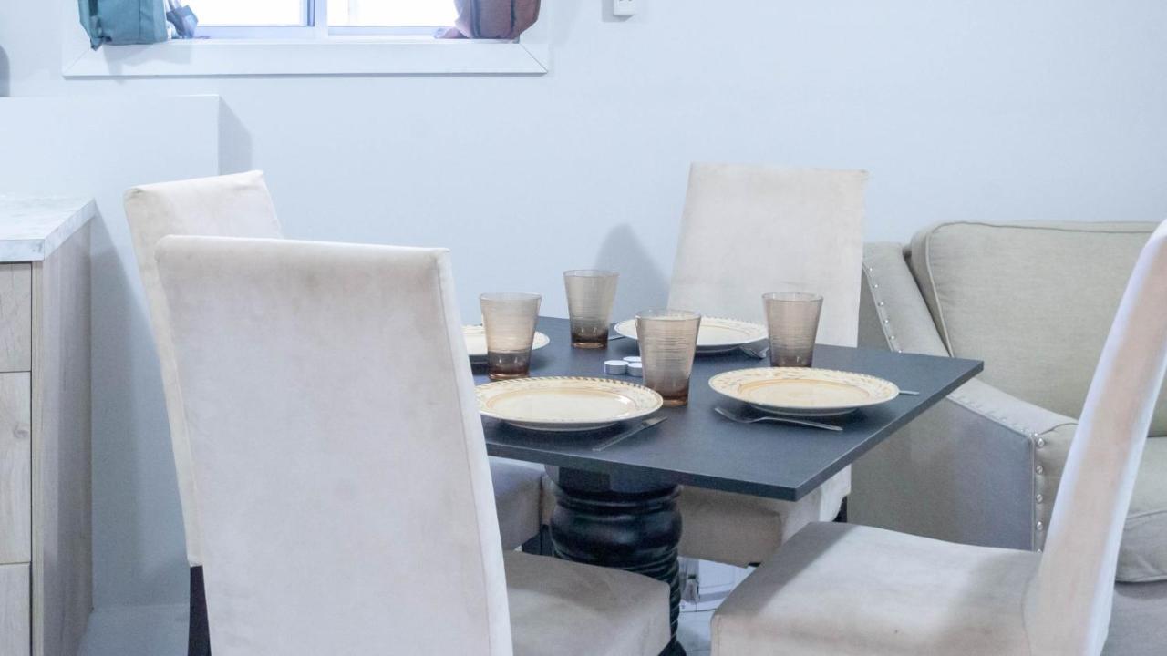 شقة Lovely 1-Br W Sofa Bed In The Heart Of Ndg مونتريال المظهر الخارجي الصورة